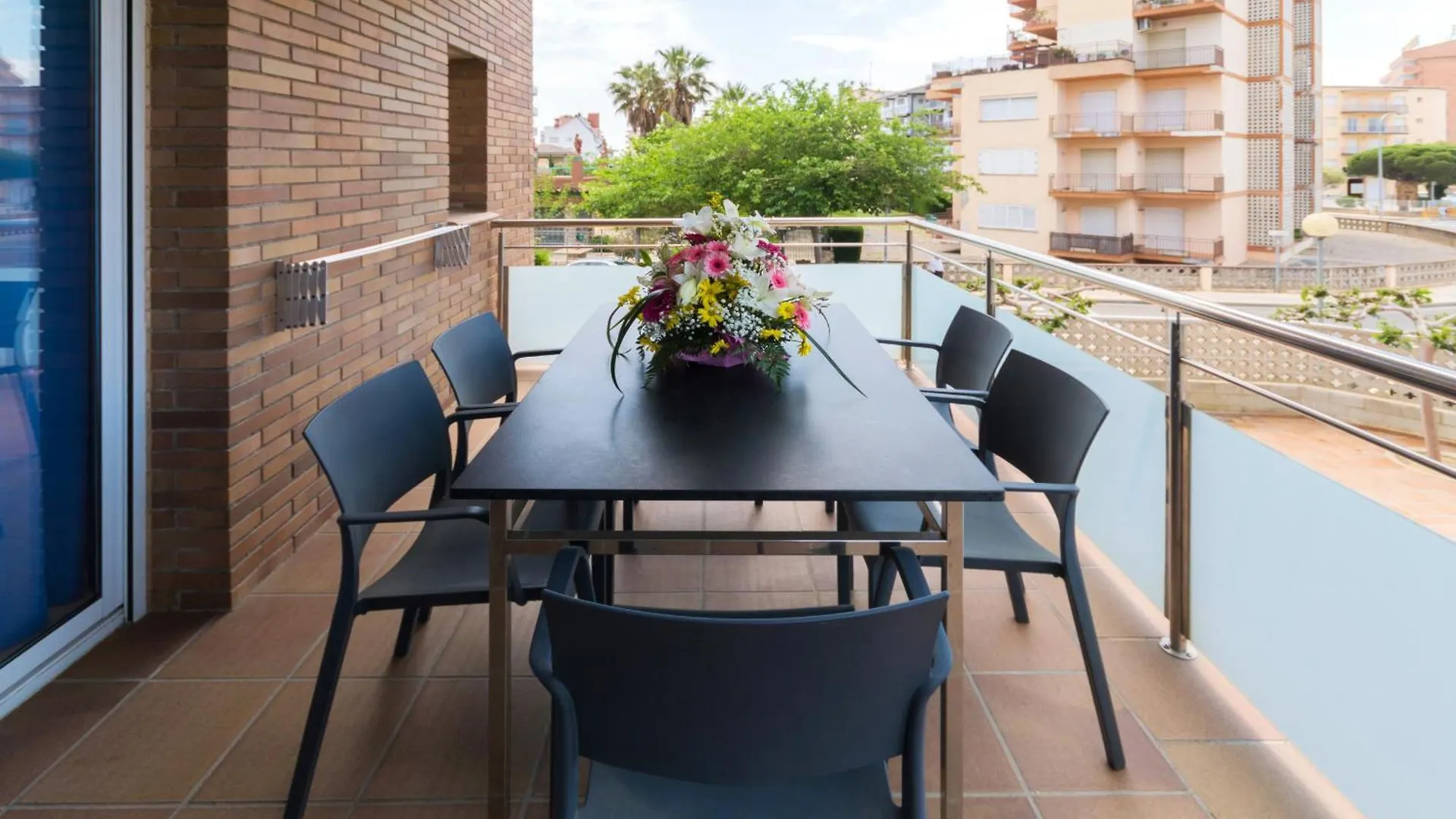 Schoene Wohnung Mit Terrasse Und Pool Nahe Dem Strand Und Geschaeften Inmosantos Daniel Tipob Roses 0*,  Spain