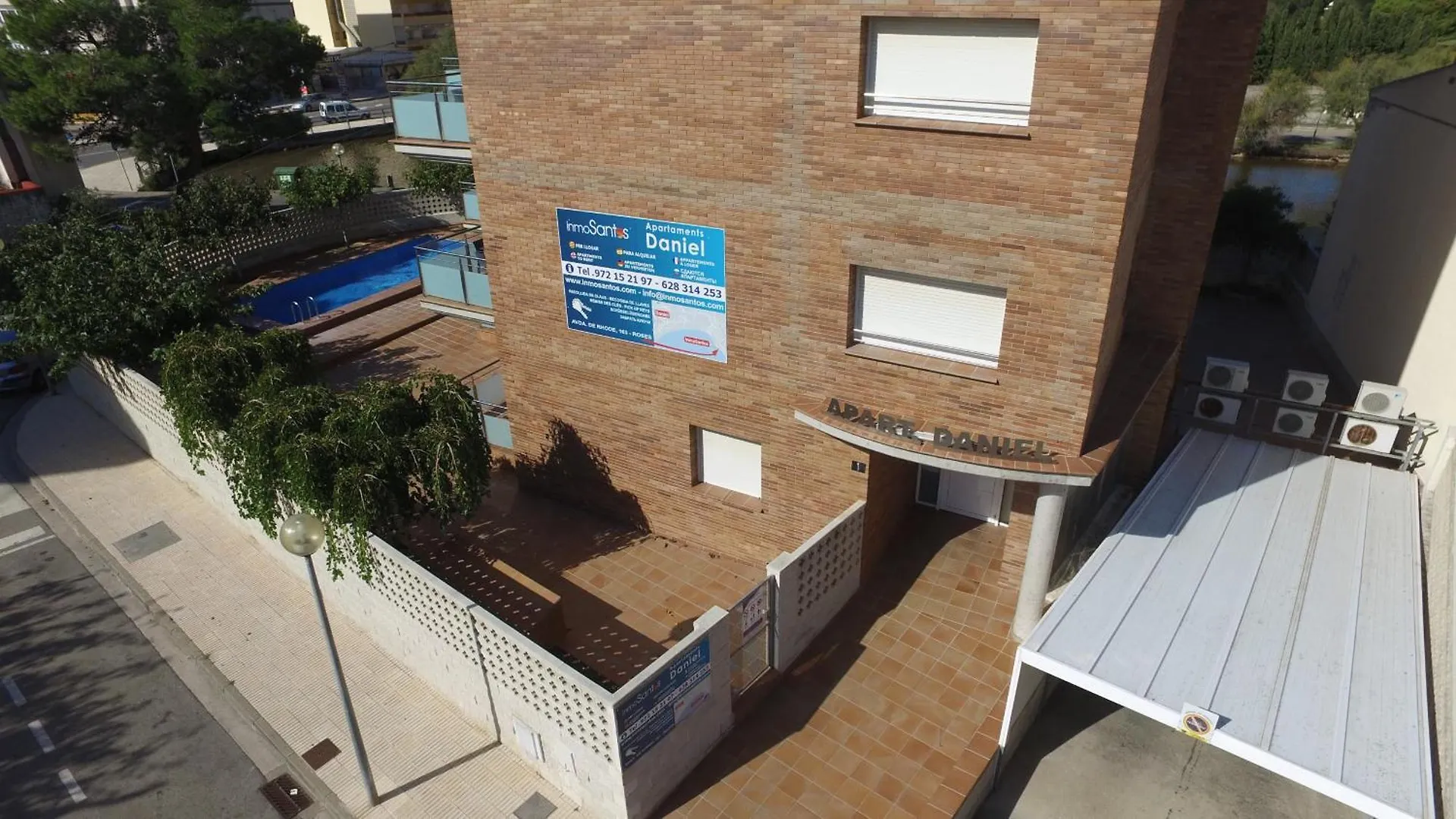 Apartment Schoene Wohnung Mit Terrasse Und Pool Nahe Dem Strand Und Geschaeften Inmosantos Daniel Tipob Roses